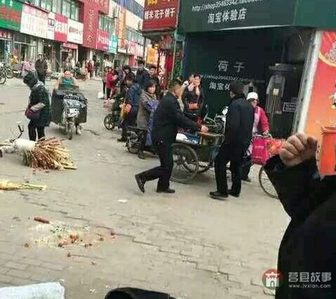 山東日照太陽(yáng)城貌似城管暴力執(zhí)法！真讓人寒心