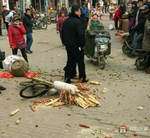 山東日照太陽(yáng)城貌似城管暴力執(zhí)法！真讓人寒心