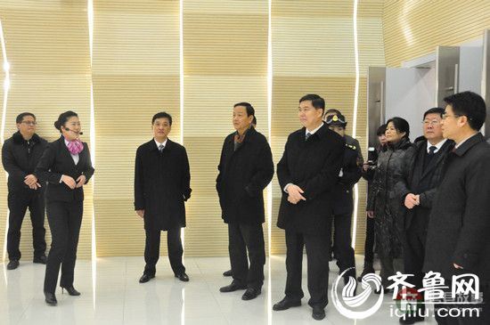 濟(jì)南市委副書記、市長楊魯豫等領(lǐng)導(dǎo)參觀汽車西站內(nèi)部