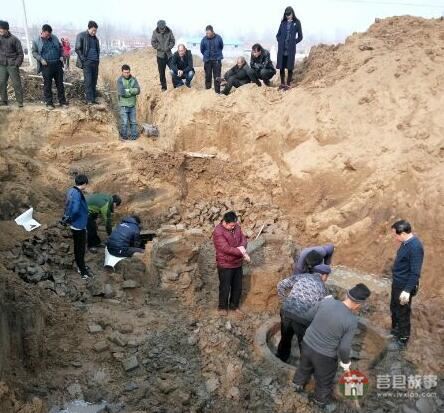 莒縣西楊家莊村前發(fā)現(xiàn)古墓，挖掘后尸骨未進(jìn)行處理