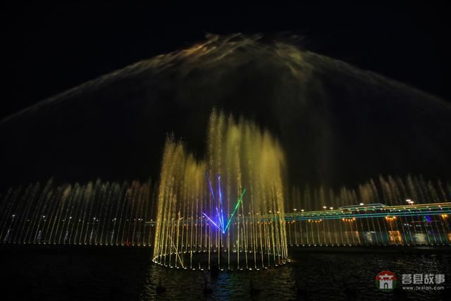 莒縣沭河濕地公園，上演激光水幕音樂噴泉，真是太棒了