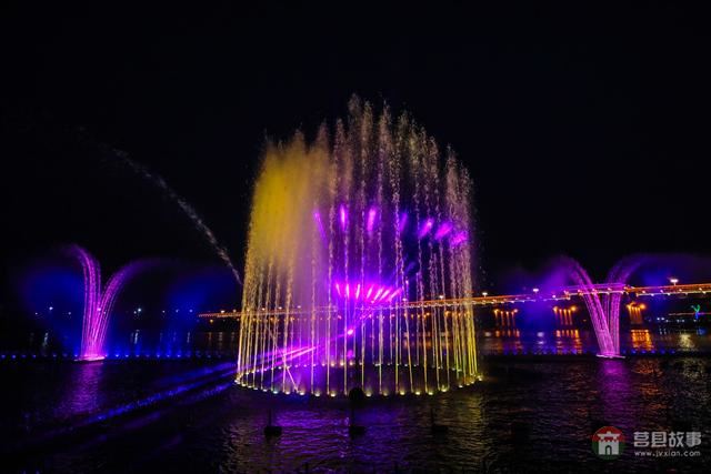莒縣沭河濕地公園，上演激光水幕音樂噴泉，真是太棒了