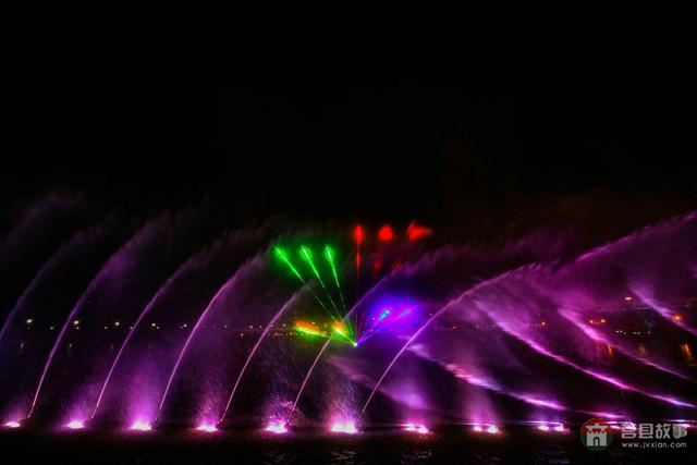 莒縣沭河濕地公園，上演激光水幕音樂噴泉，真是太棒了