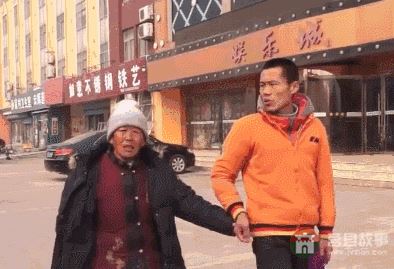 哥哥下落不明，和媳婦離婚，日照小伙帶精神病媽媽打工六年……想有個(gè)家！